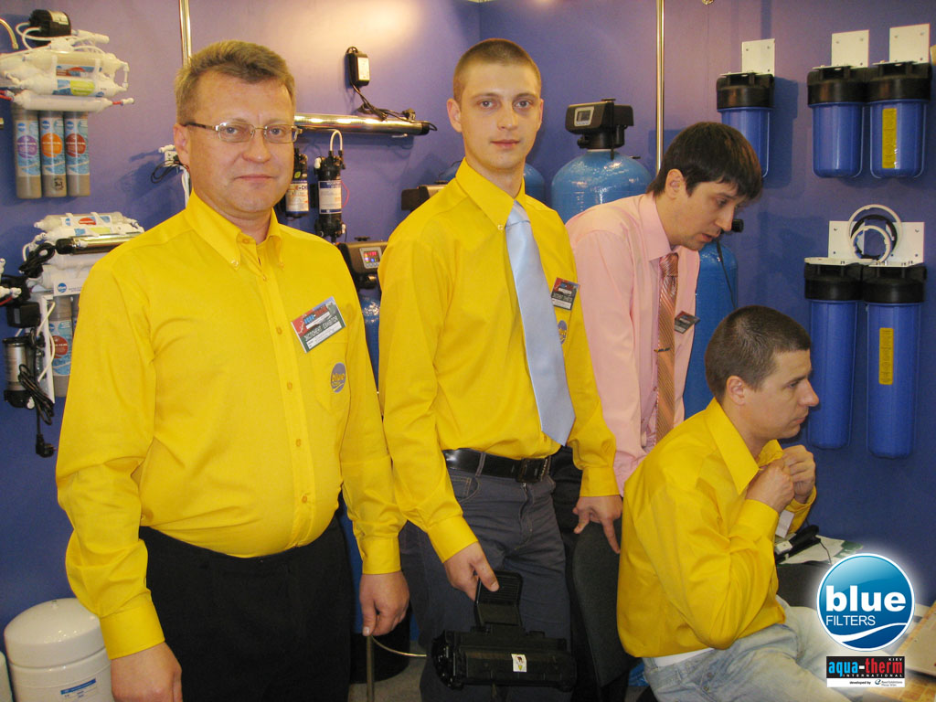 Представители официального дилера фильтров для воды Bluefilters Group в Украине. Bluefilters Group Украина. Аква-Терм Киев 2009.